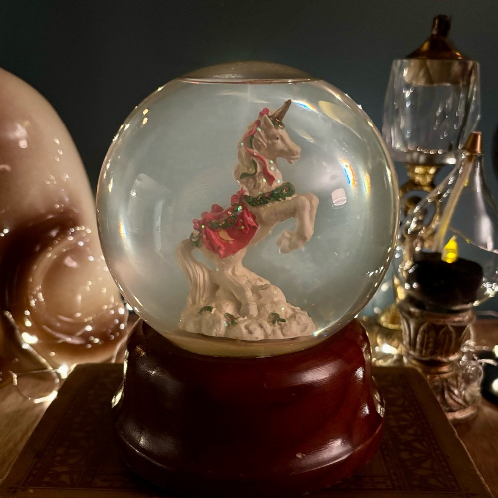 Christmas Unicorn Snow Globe Vintage Enesco, Musical